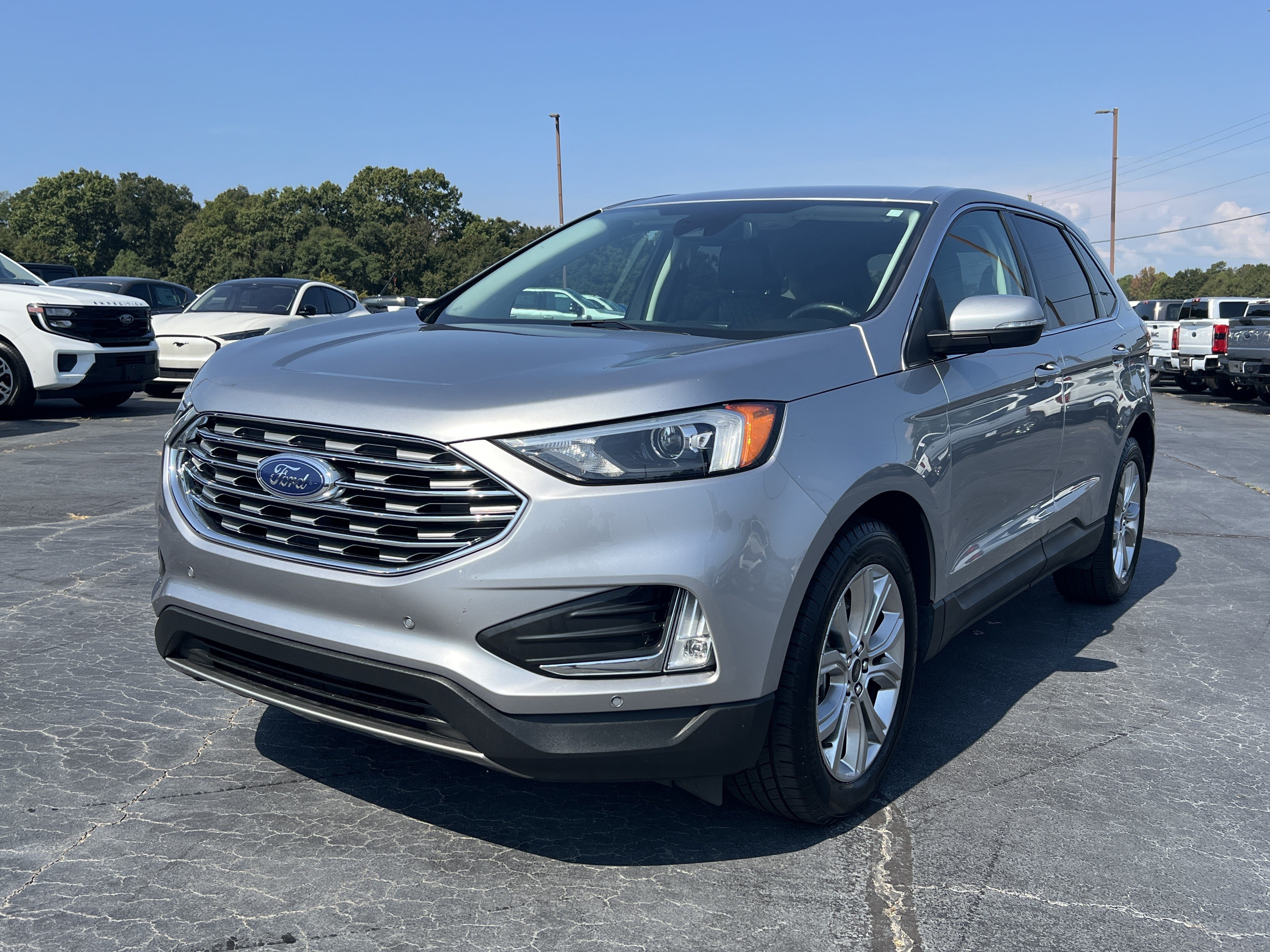 Certified 2024 Ford Edge Titanium AWD/4WD image 2