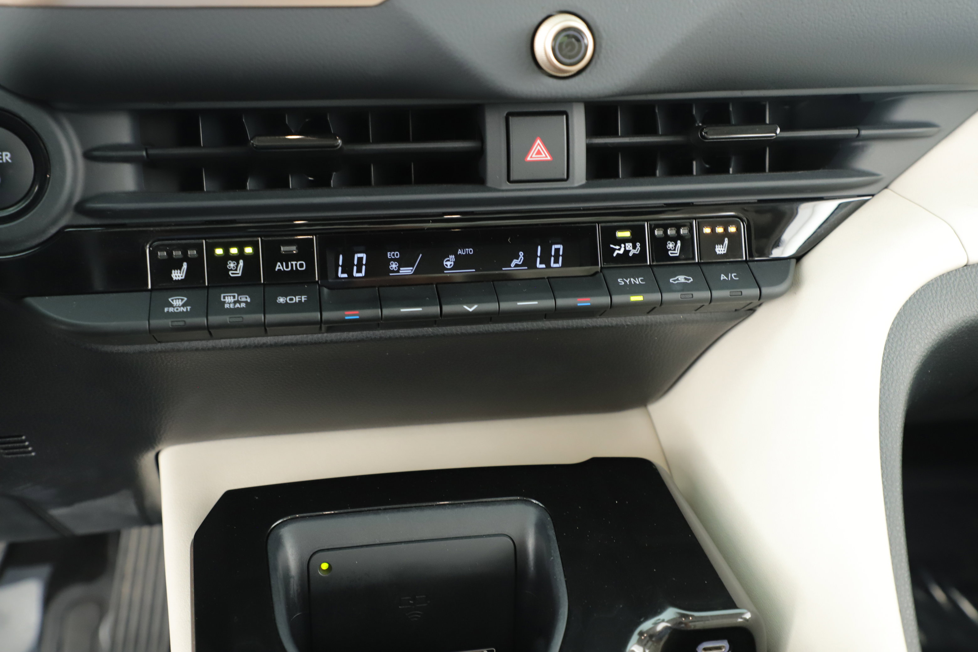 Used 2024 Toyota Crown Limited image 15