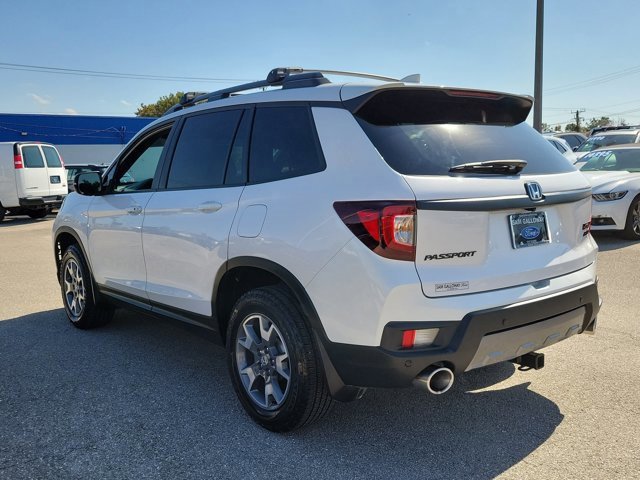 Used 2023 Honda Passport TrailSport image 2