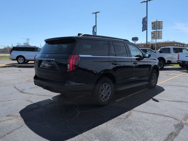 Certified 2025 Ford Expedition Active image 5