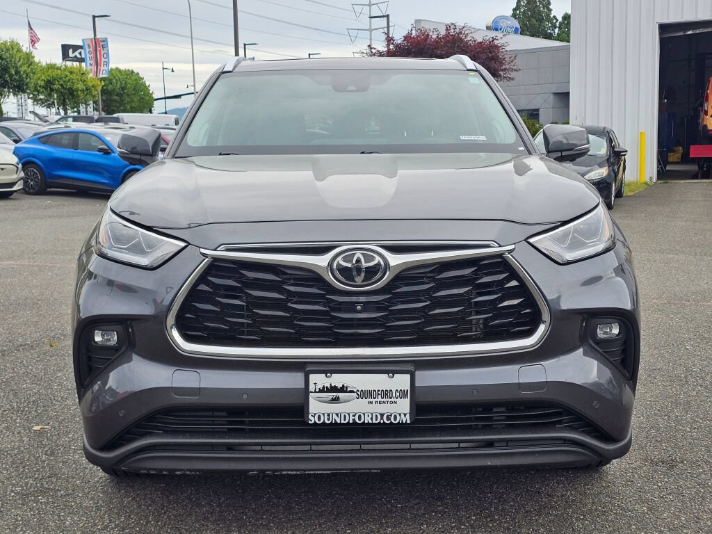 Used 2023 Toyota Highlander Limited AWD/4WD image 9