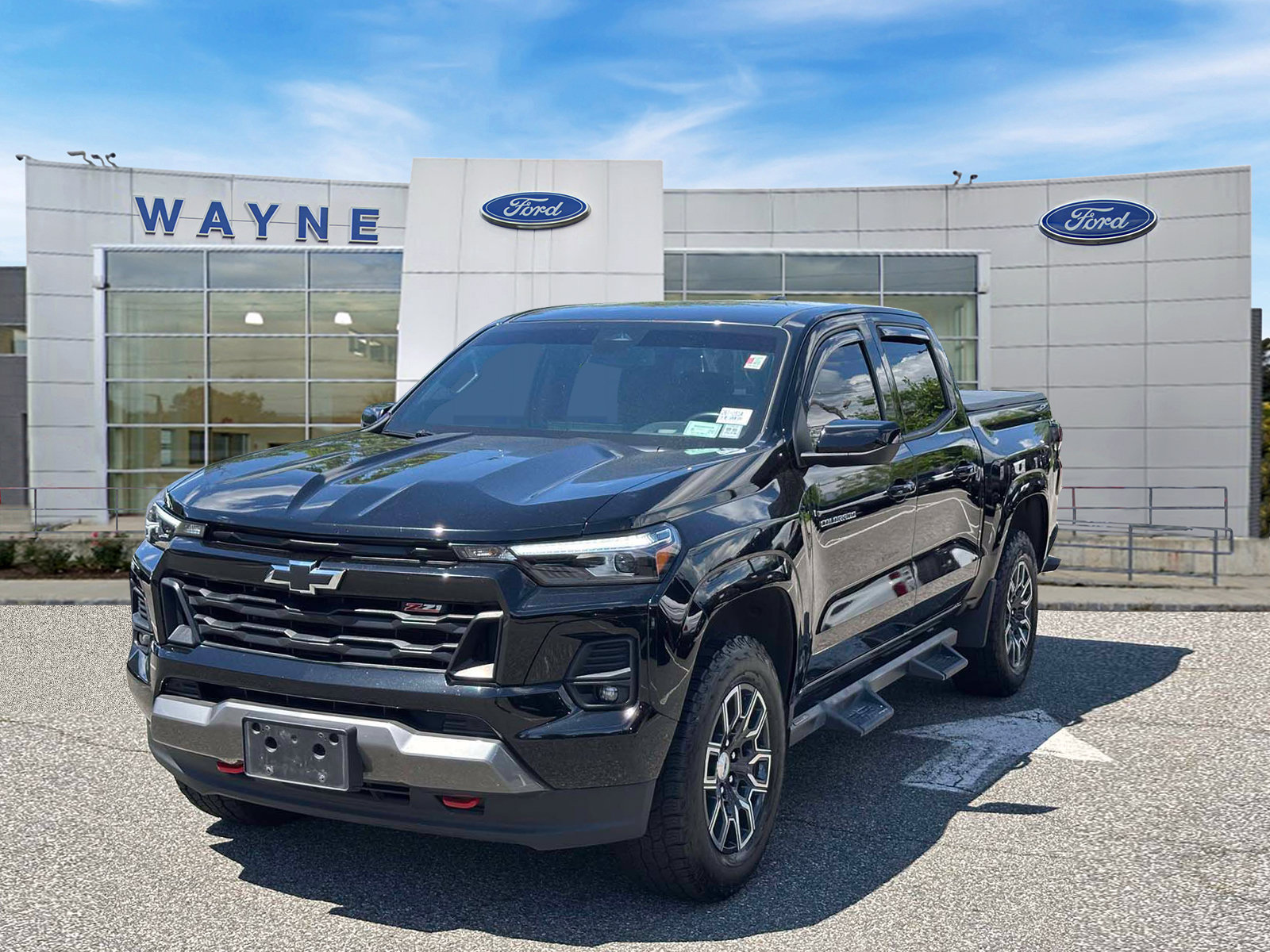 Used 2023 Chevrolet Colorado Z71 w/ Z71 Convenience Package 2 AWD/4WD image 2