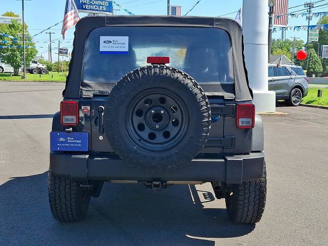 Used 2018 Jeep Wrangler Unlimited Sport w/ Connectivity Group AWD/4WD image 5