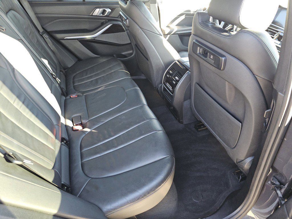 Used 2019 BMW X5 xDrive40i w/ Premium Package image 11
