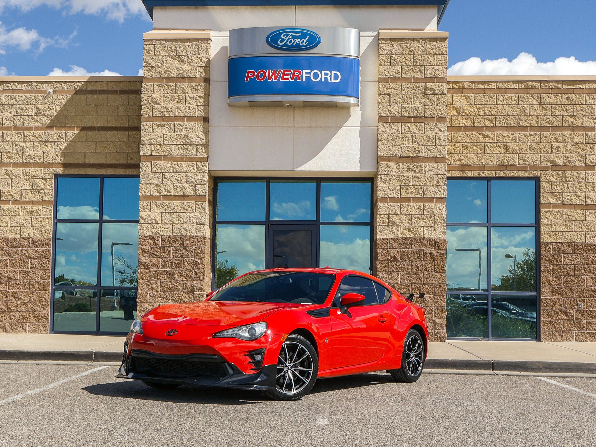 Used 2018 Toyota 86 RWD image 2