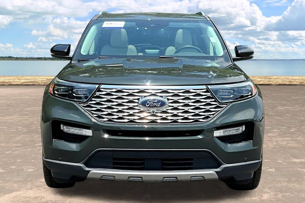 Certified 2022 Ford Explorer Platinum w/ Equipment Group 601A AWD/4WD image 2