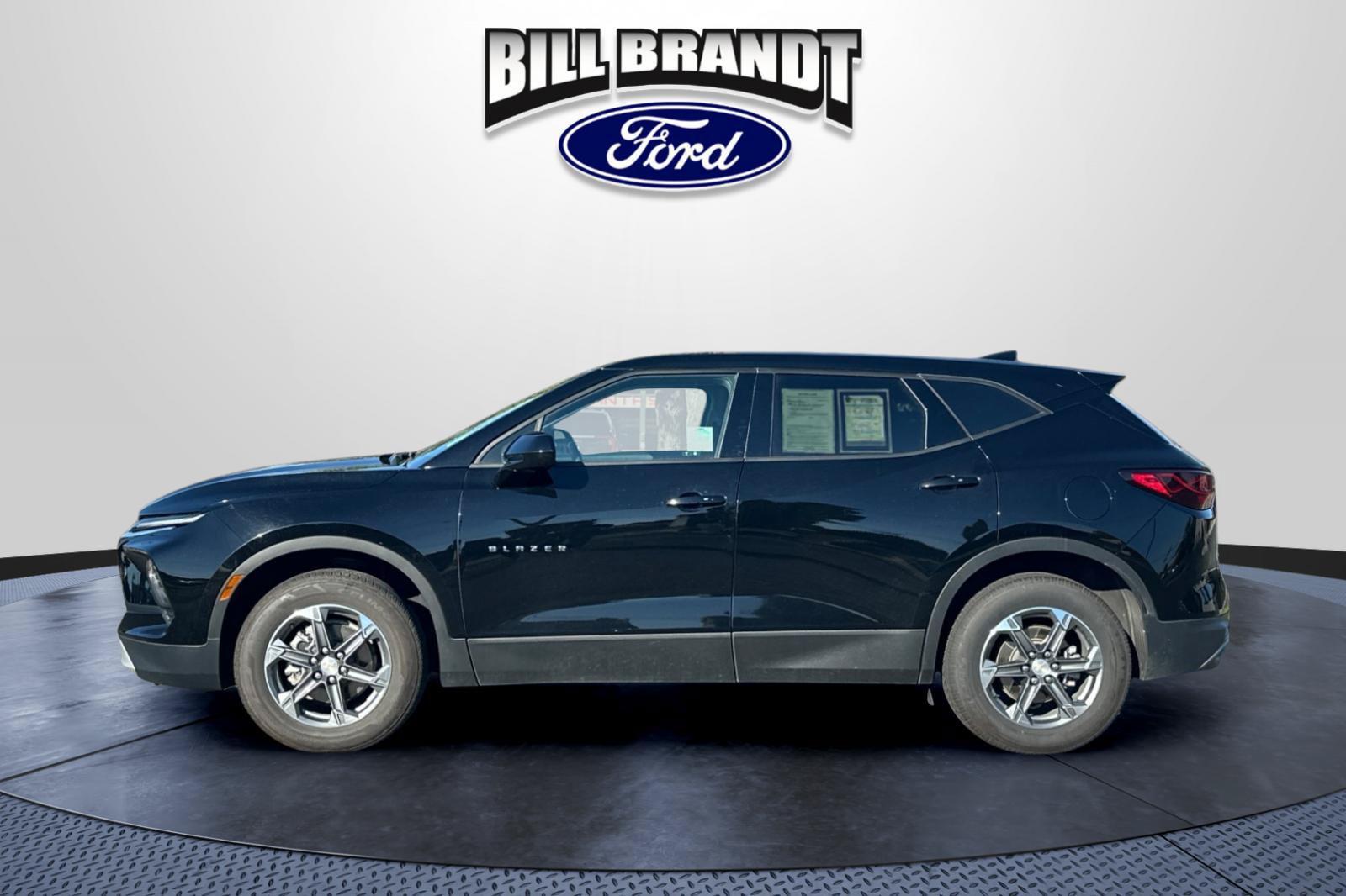 Used 2025 Chevrolet Blazer LT FWD image 6