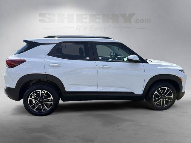 Used 2024 Chevrolet TrailBlazer LT w/ LT Cold Weather Package FWD image 10