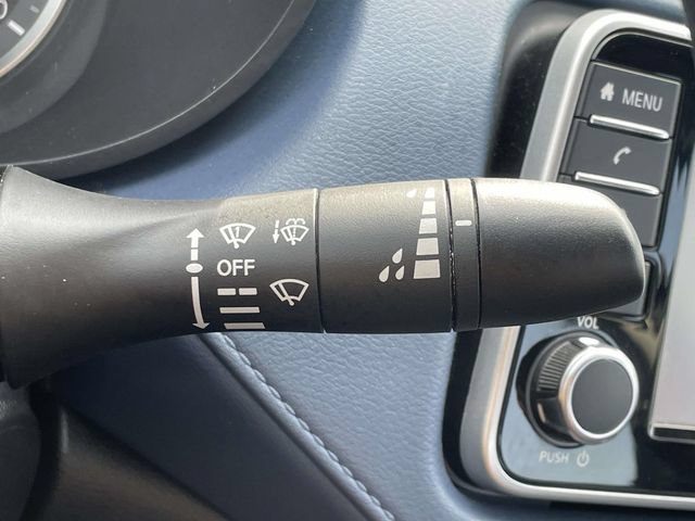 Used 2025 Nissan Versa SV FWD image 22