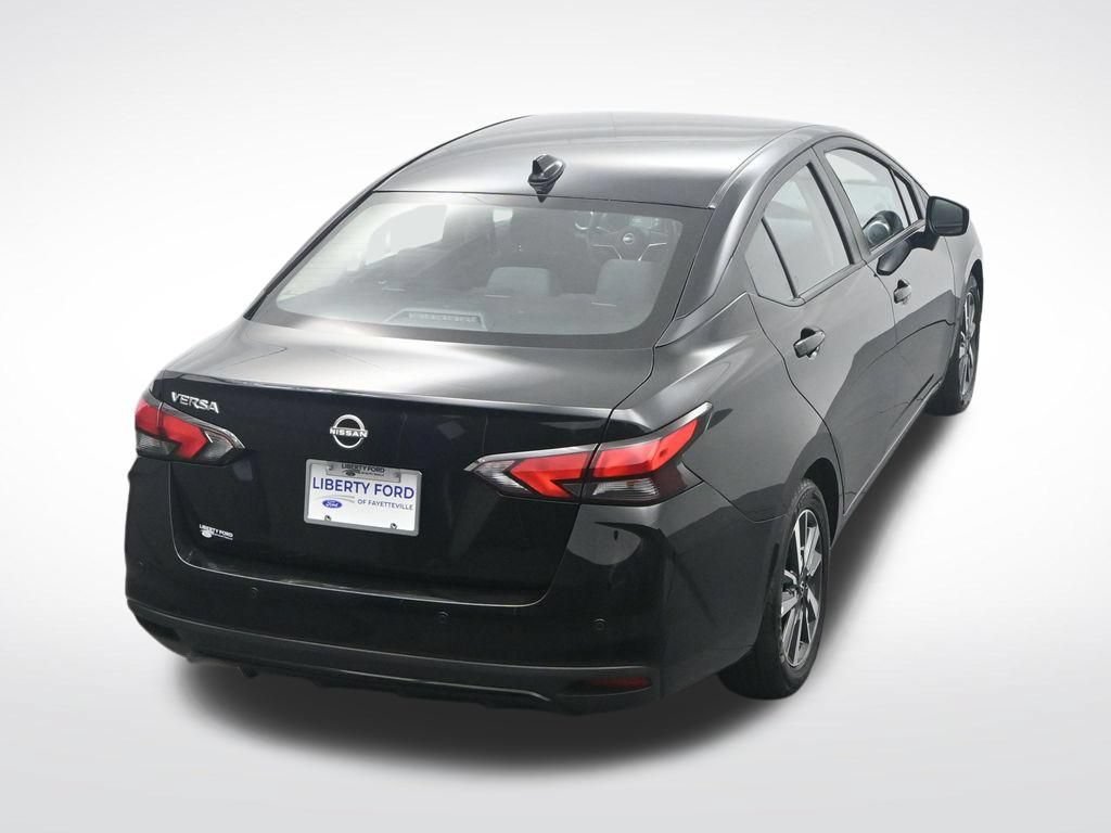 Used 2025 Nissan Versa SV FWD image 33