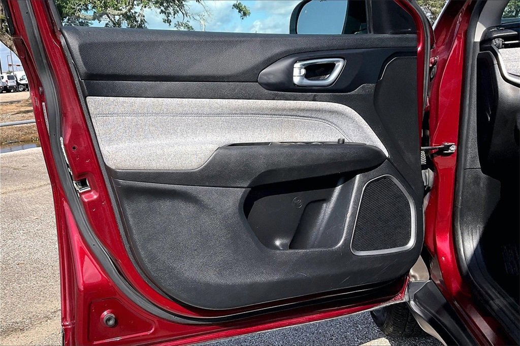 Used 2022 Jeep Compass Latitude w/ Convenience Group image 17