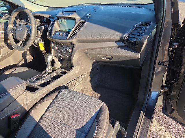 Certified 2018 Ford Escape SE w/ SE Sync 3 Package FWD image 30