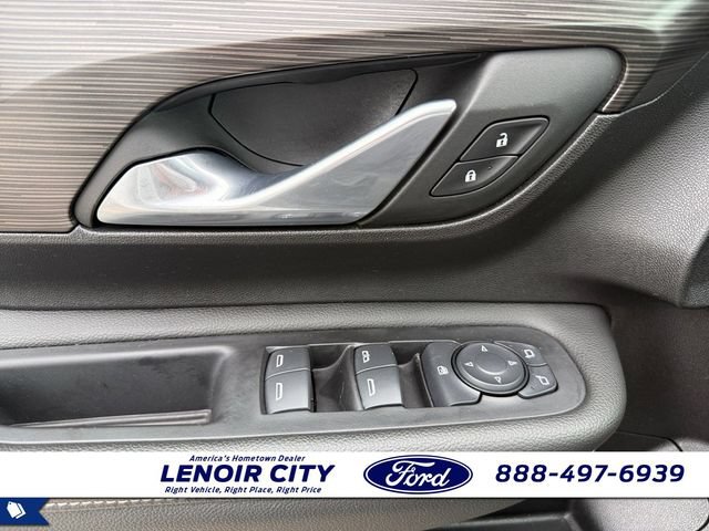 Used 2024 GMC Terrain SLE AWD/4WD image 17