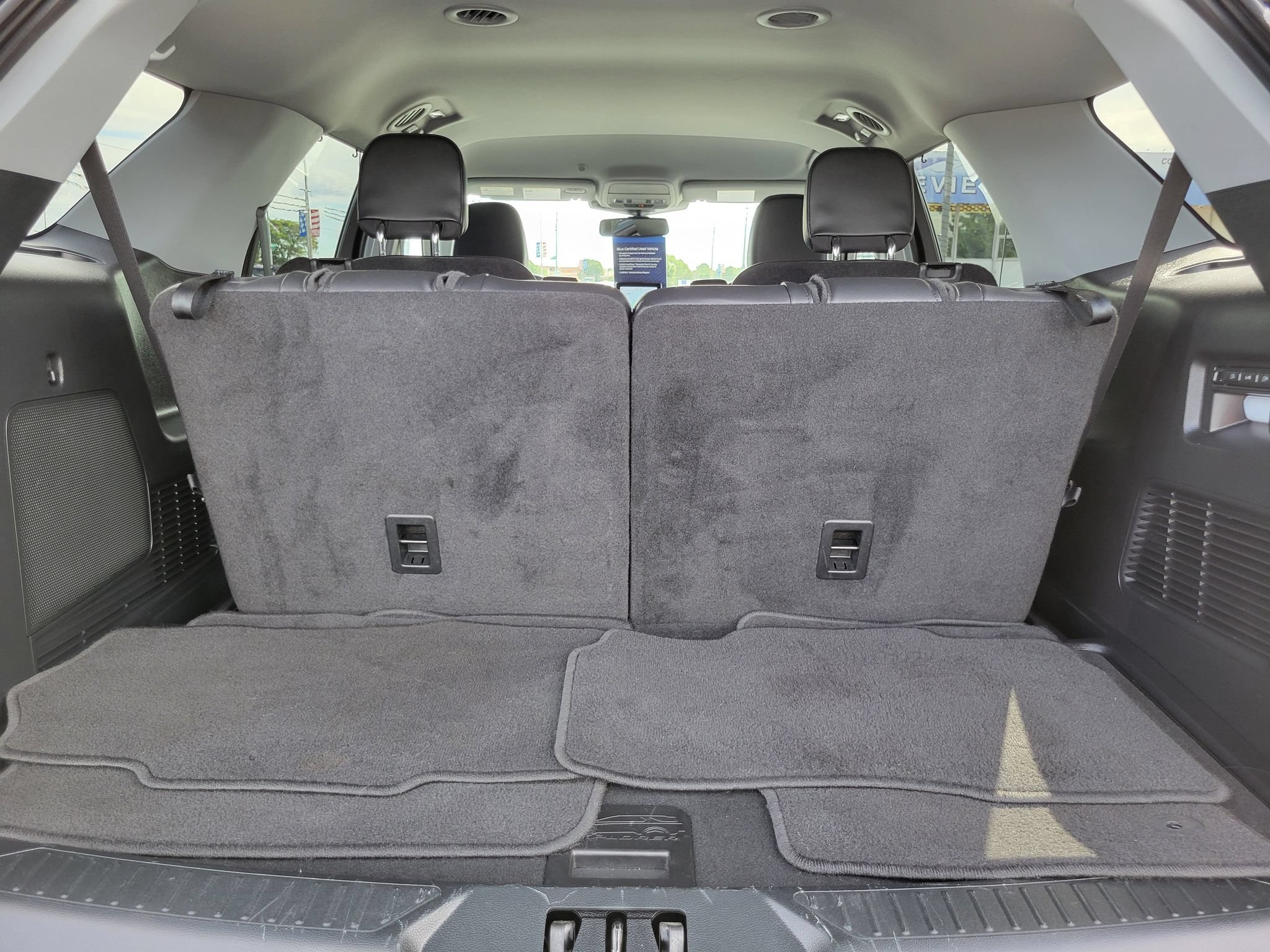 Certified 2023 Ford Explorer Limited w/ Limited Technology Package RWD image 30