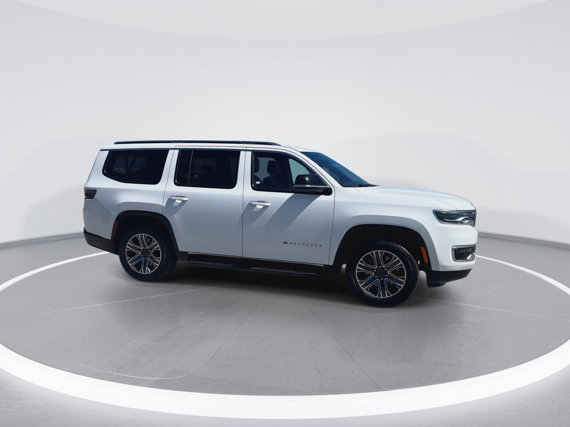 Used 2024 Jeep Wagoneer Series II w/ Flexible Seating Group image 3