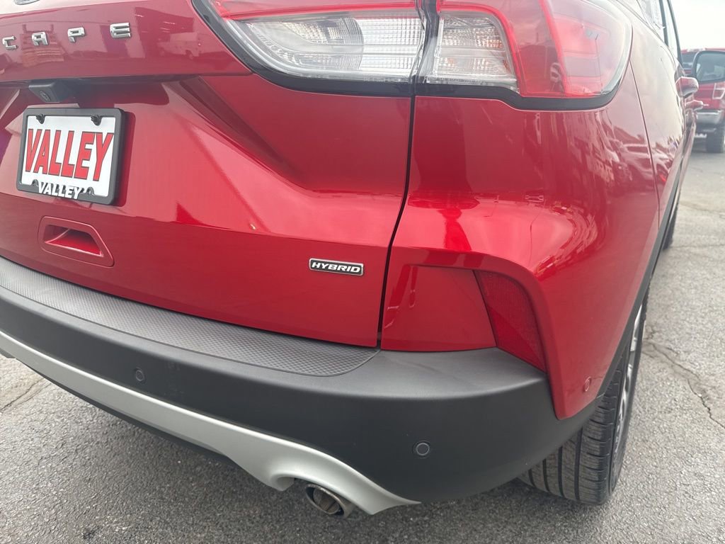 Certified 2020 Ford Escape Titanium w/ Titanium Premium Package 2.0 FWD image 16