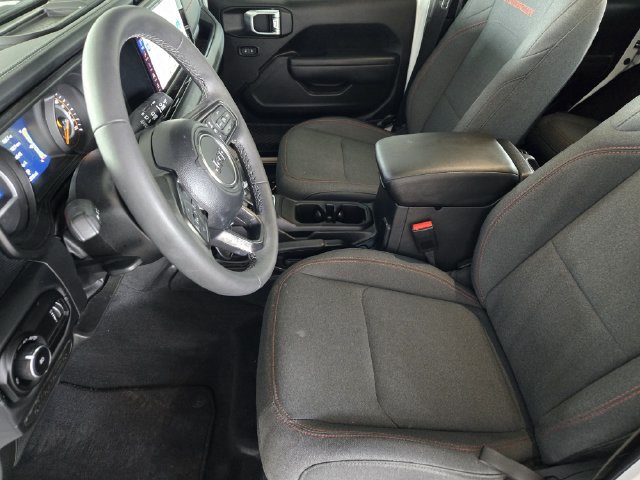 Used 2026 Jeep Wrangler Unlimited Rubicon AWD/4WD image 16