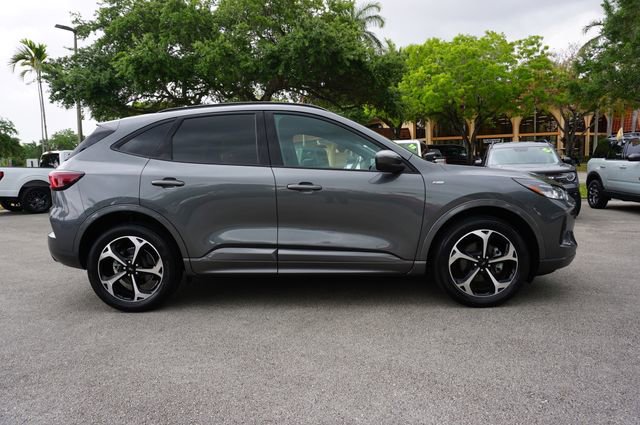 Certified 2023 Ford Escape ST-Line Select w/ Tech Pack #2 AWD/4WD image 16