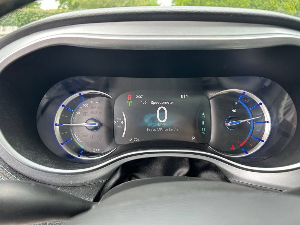 Used 2017 Chrysler Pacifica Platinum FWD image 24