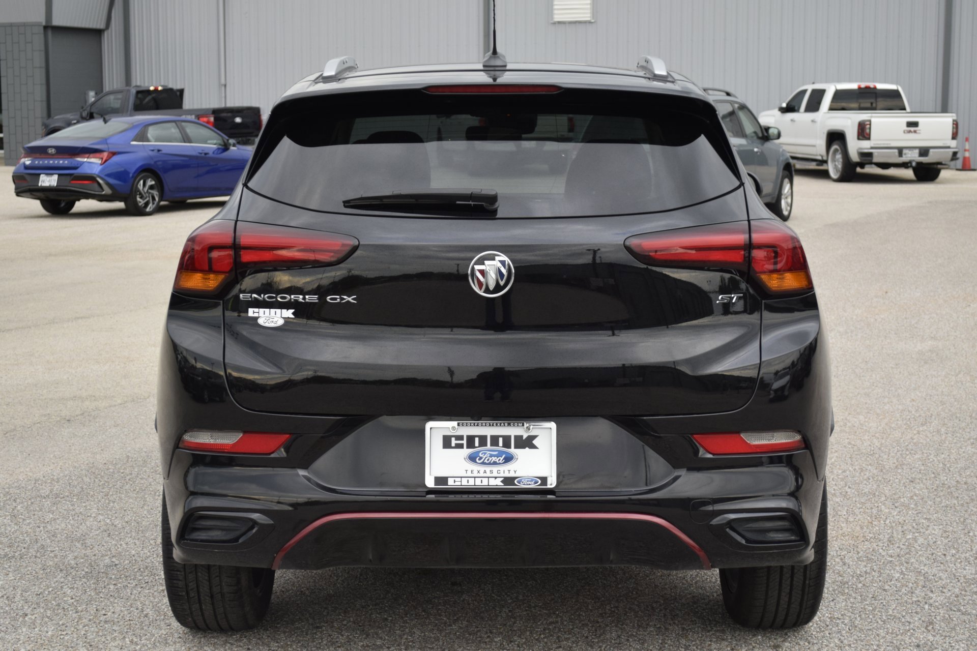 Used 2023 Buick Encore GX Select w/ Sport Touring Package image 9