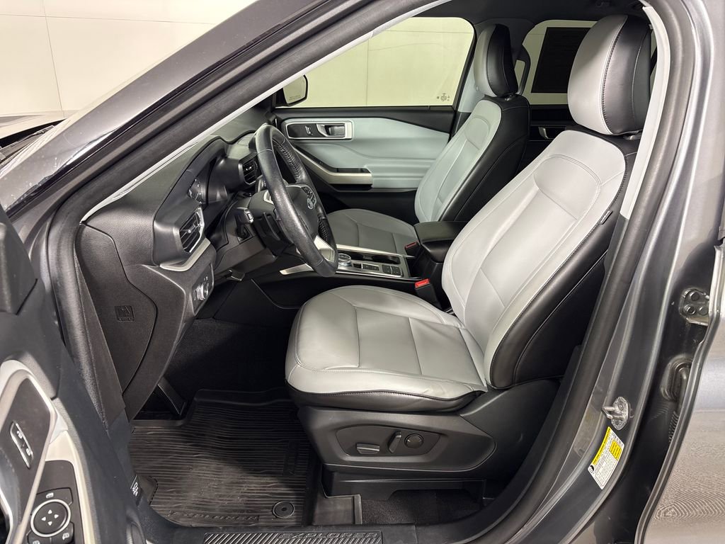 Certified 2021 Ford Explorer XLT w/ Equipment Group 202A RWD image 23