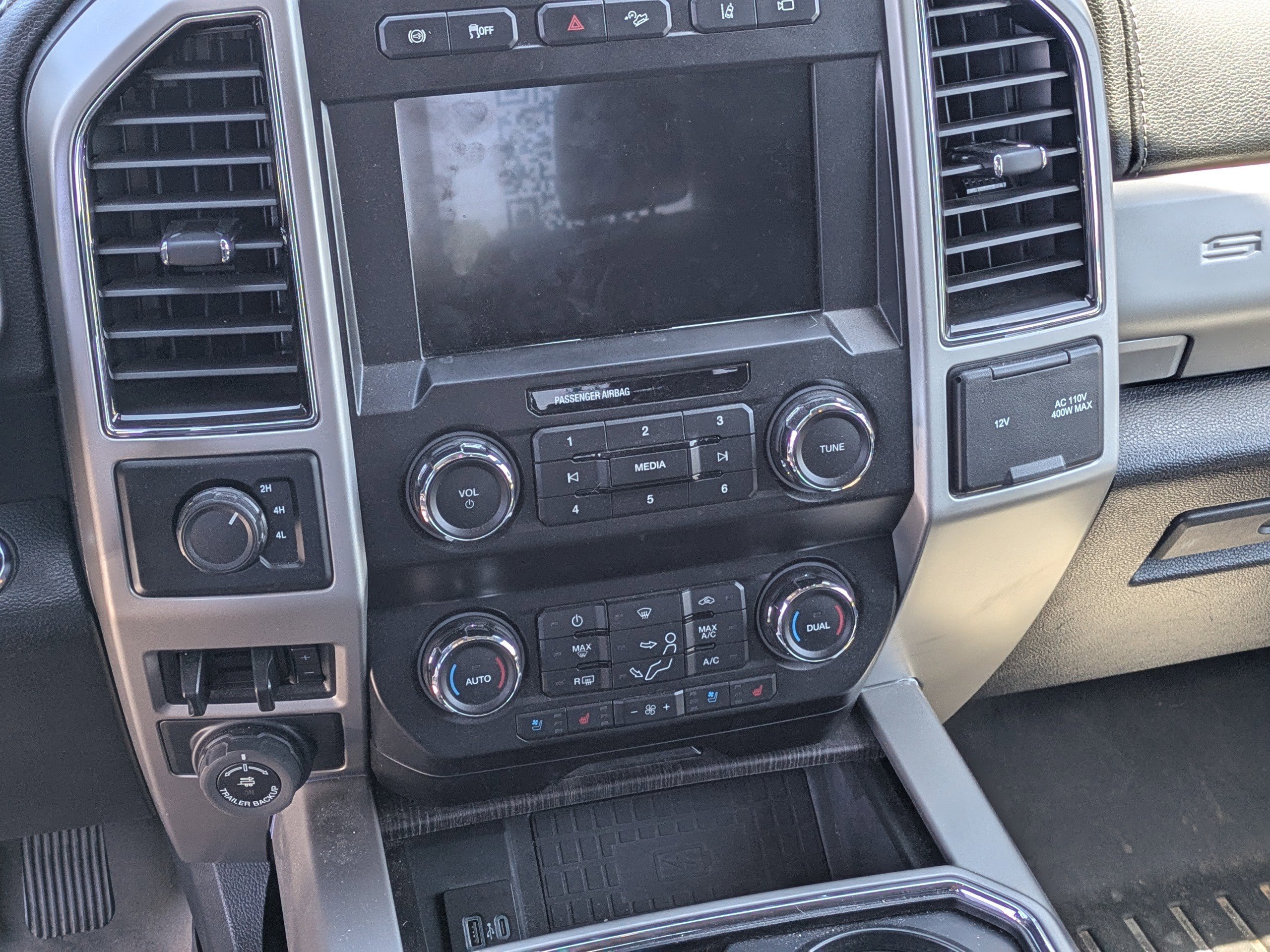 Certified 2020 Ford F350 Lariat w/ Lariat Ultimate Package AWD/4WD image 21