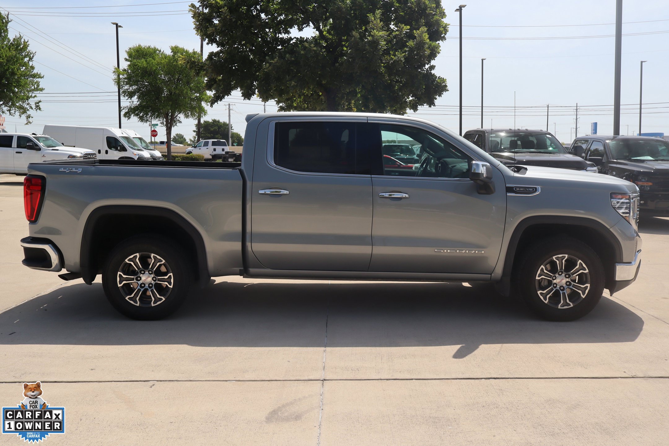 Used 2025 GMC Sierra 1500 SLT AWD/4WD image 2
