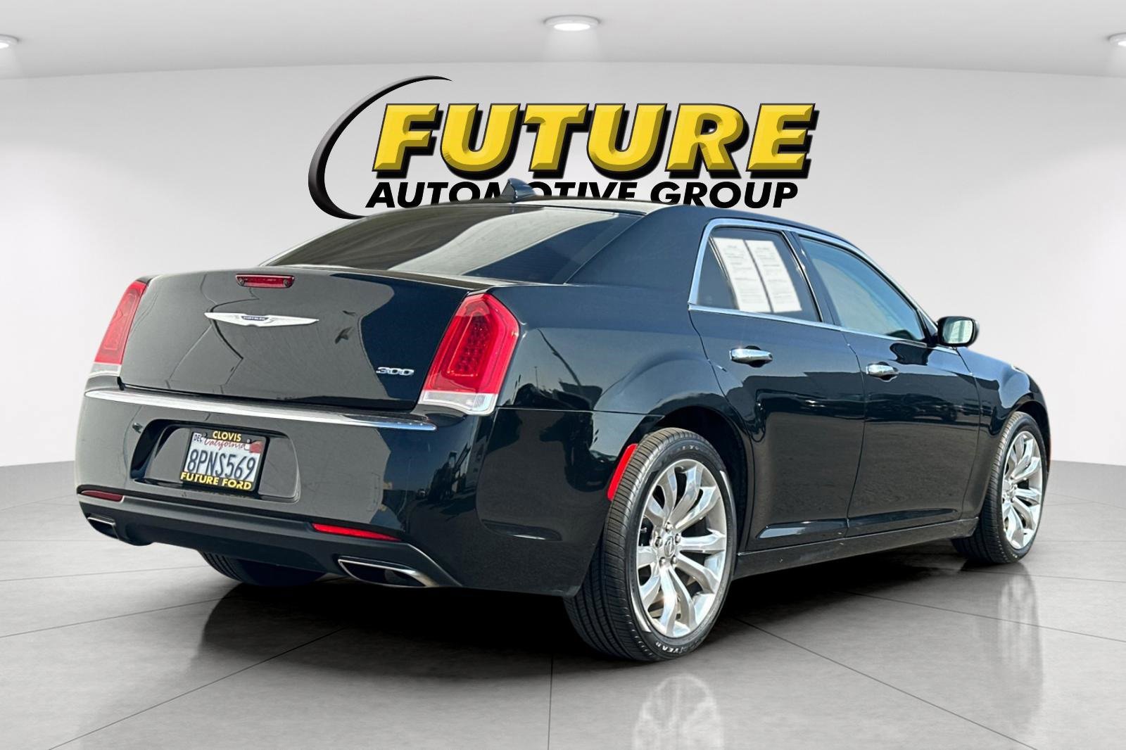 Used 2019 Chrysler 300 Limited image 5