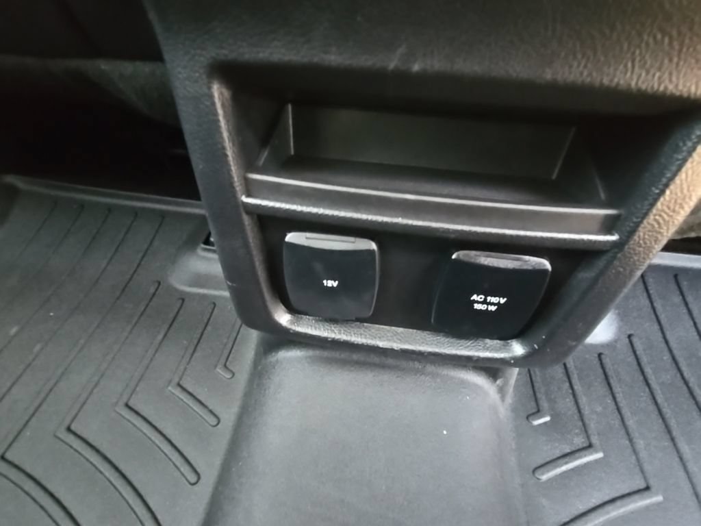 Certified 2019 Ford Edge Titanium w/ Cold Weather Package AWD/4WD image 37