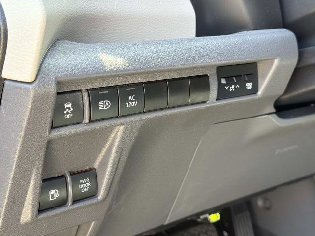 Used 2024 Toyota Sienna XLE w/ XLE Plus Package FWD image 21