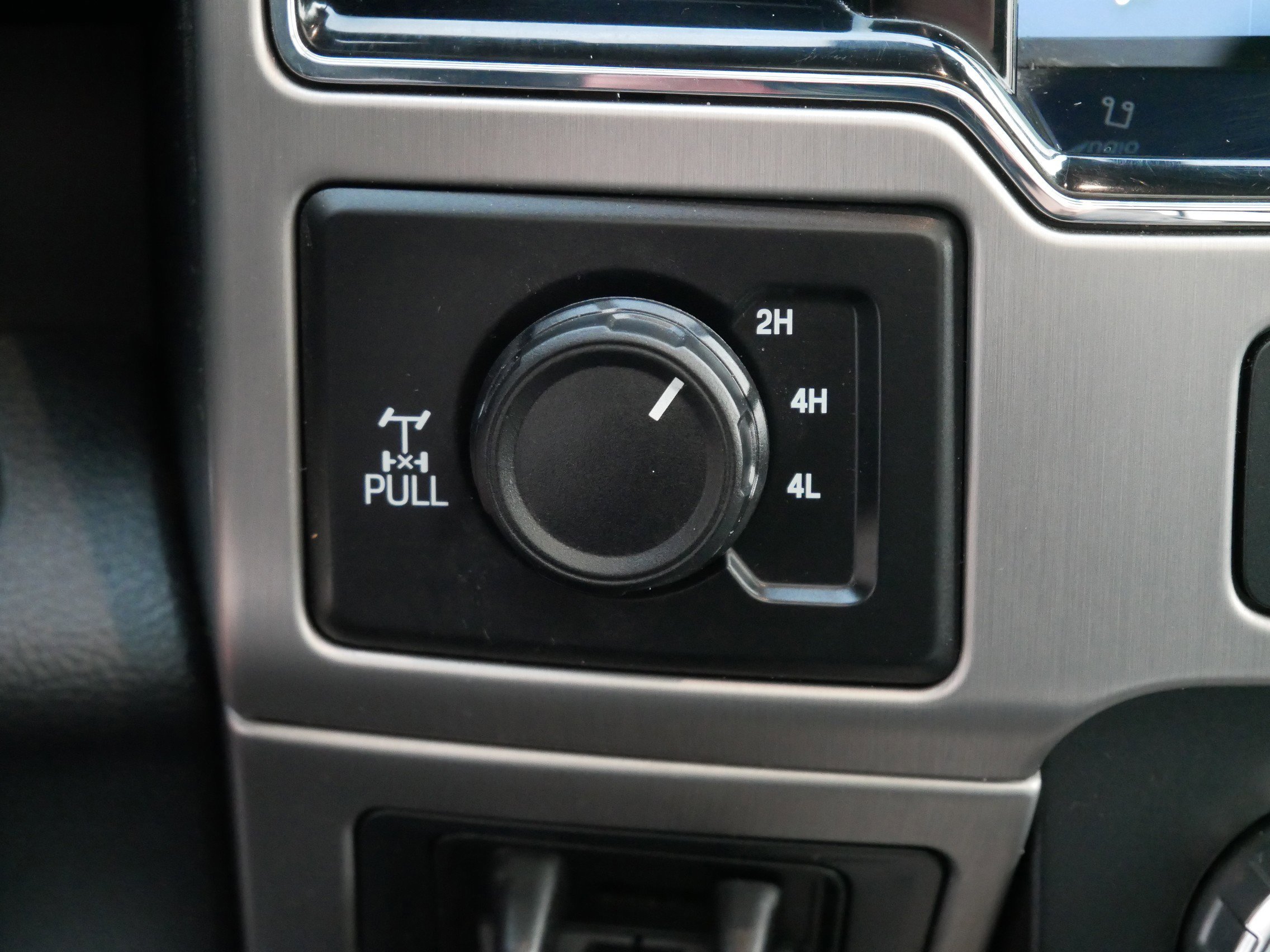 Certified 2022 Ford F350 Platinum w/ FX4 Off-Road Package image 21