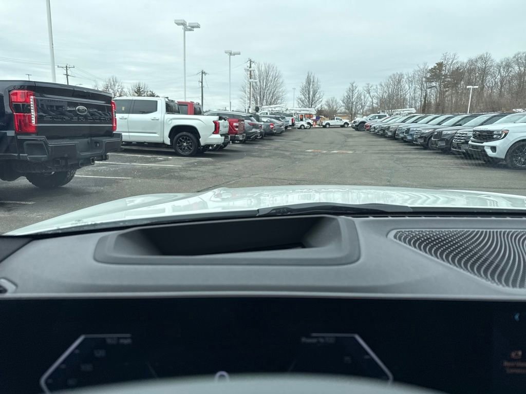 Used 2025 BMW 330i xDrive Sedan w/ Premium Package image 36