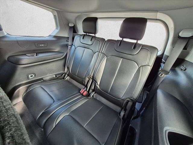 Used 2023 Jeep Grand Cherokee L Limited AWD/4WD image 17