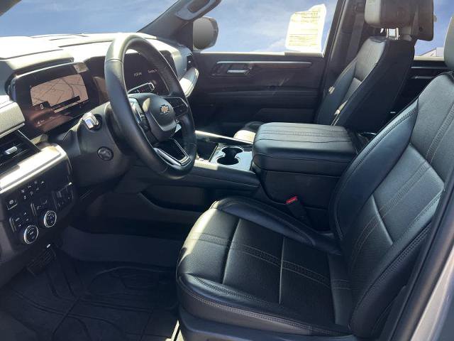 Used 2025 Chevrolet Suburban High Country AWD/4WD image 10