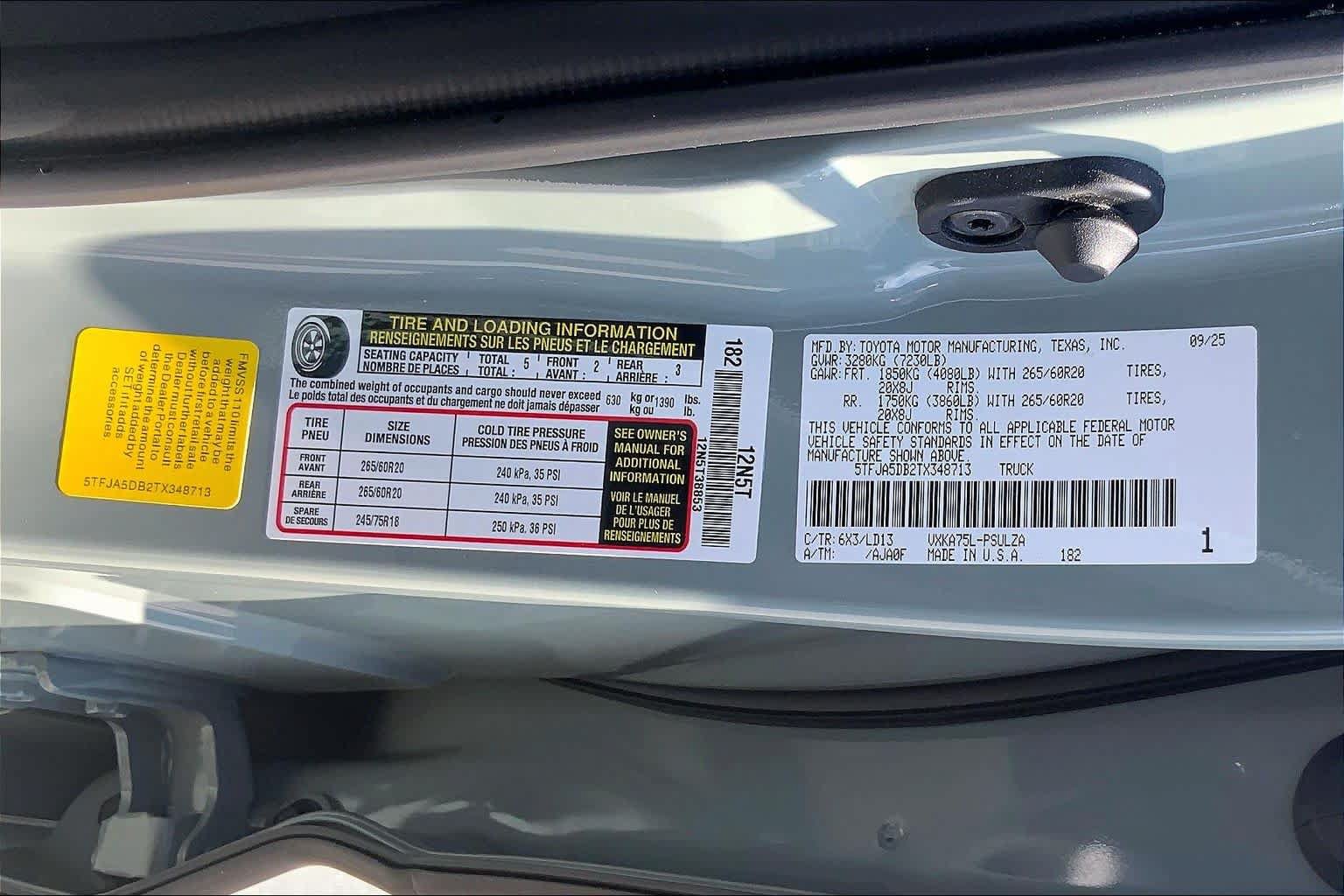 Used 2026 Toyota Tundra Limited AWD/4WD image 32