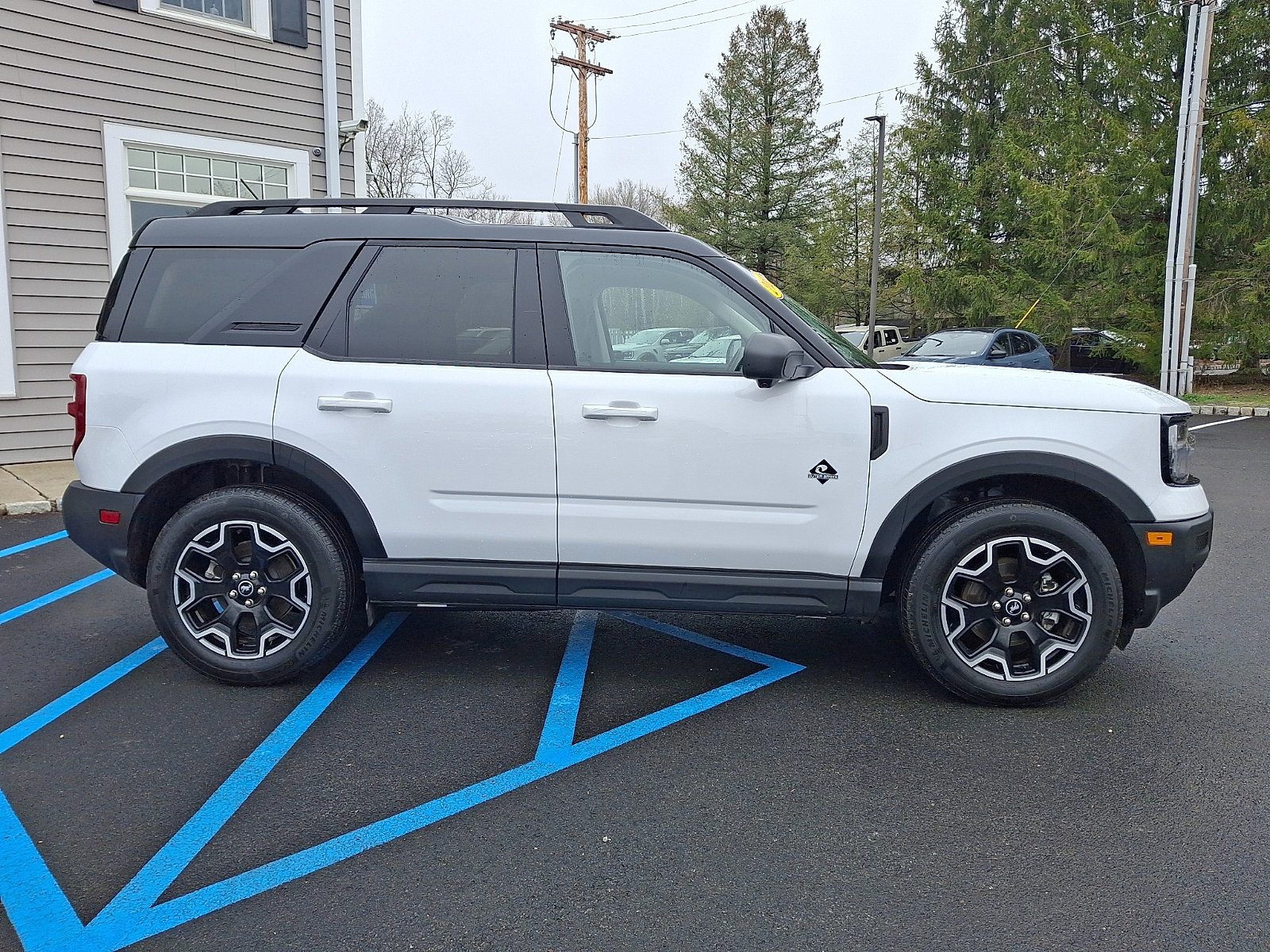 Certified 2025 Ford Bronco Sport Outer Banks w/ Outer Banks Tech Package+ AWD/4WD image 5