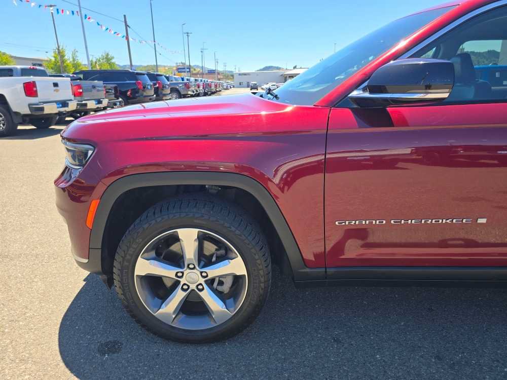 Used 2021 Jeep Grand Cherokee L Limited AWD/4WD image 19