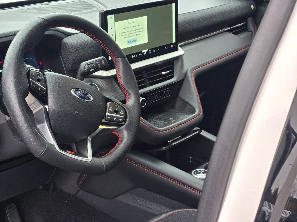 Certified 2025 Ford Explorer ST image 25