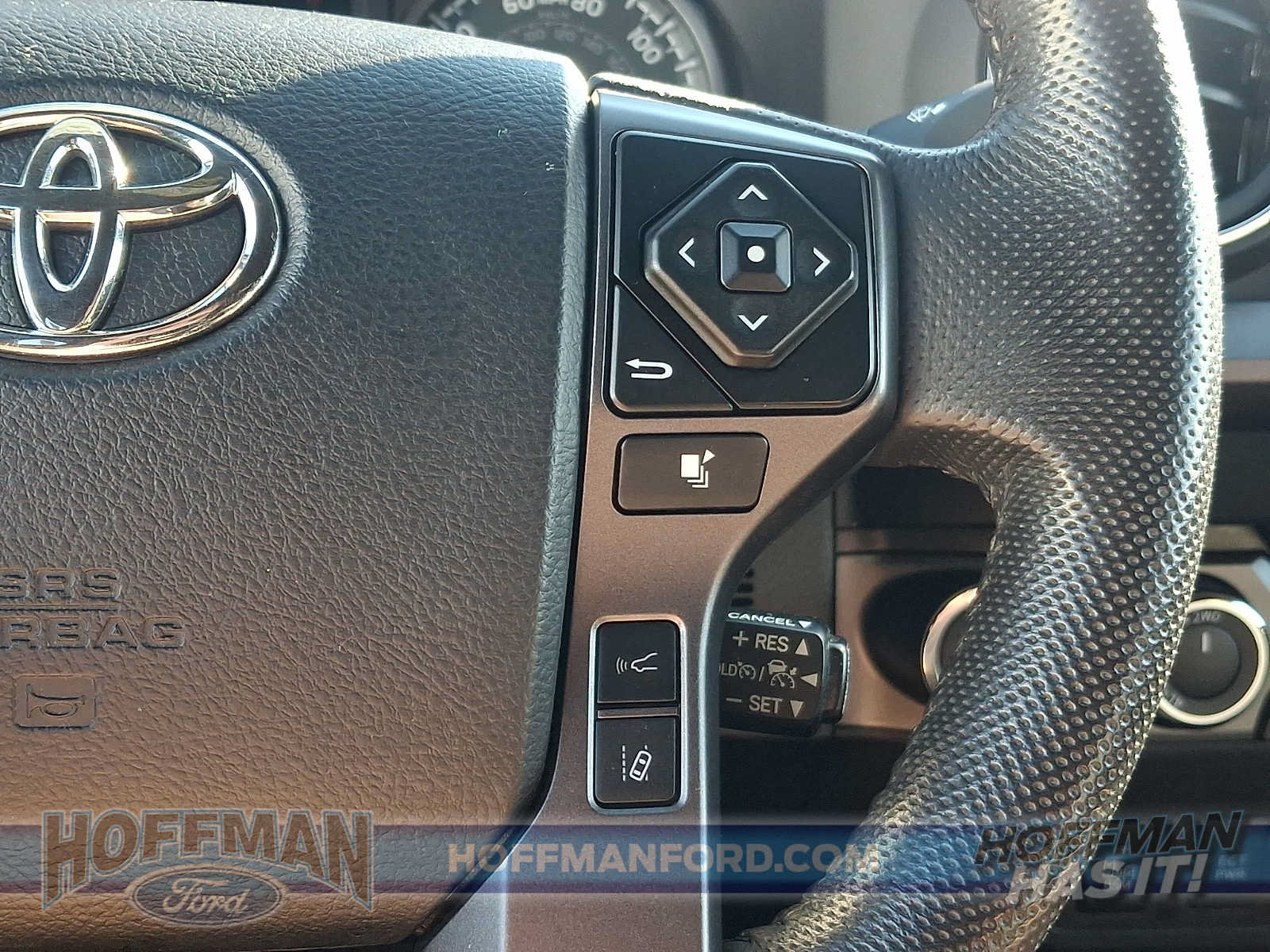 Used 2023 Toyota Tacoma TRD Off-Road w/ Technology Package AWD/4WD image 20