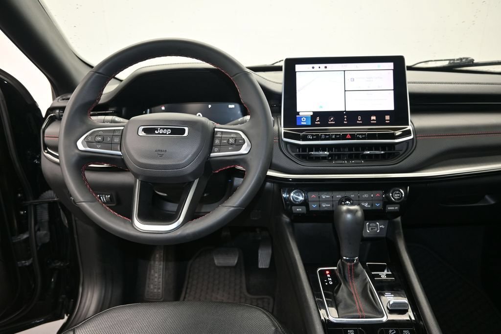Used 2023 Jeep Compass Trailhawk w/ Trailhawk Elite Group AWD/4WD image 16