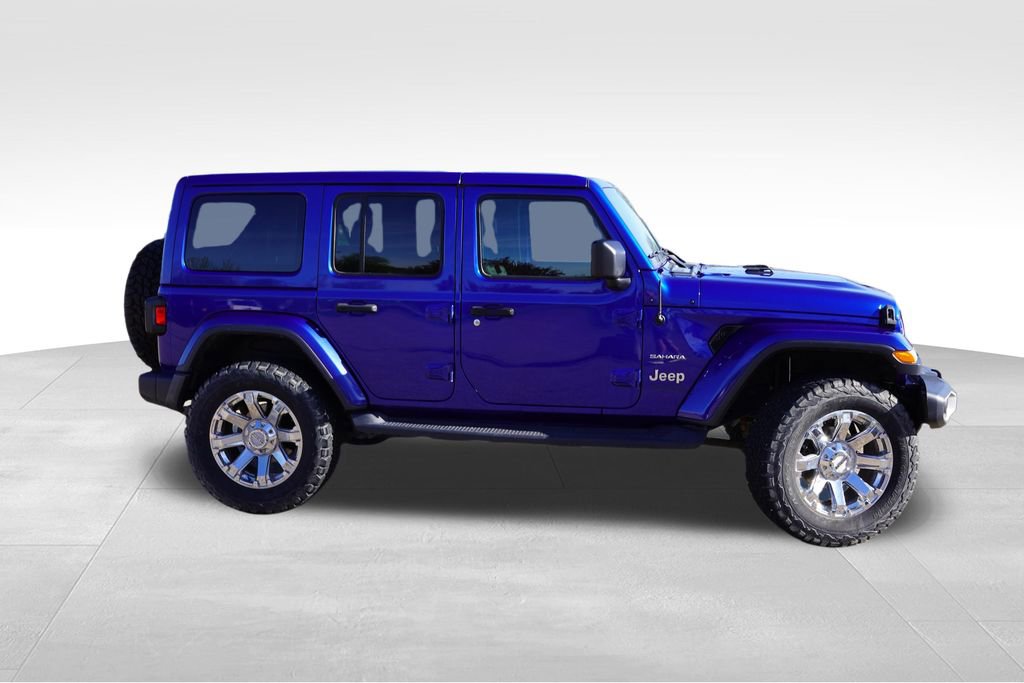 Used 2019 Jeep Wrangler Unlimited Sahara w/ Uconnect 4C Nav & Sound Group AWD/4WD image 3