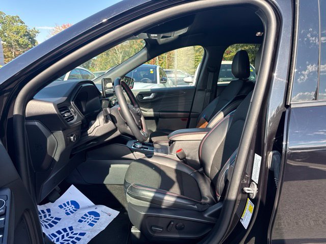 Certified 2025 Ford Escape ST-Line Select AWD/4WD image 13