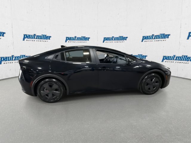 Used 2025 Toyota Prius LE FWD image 12