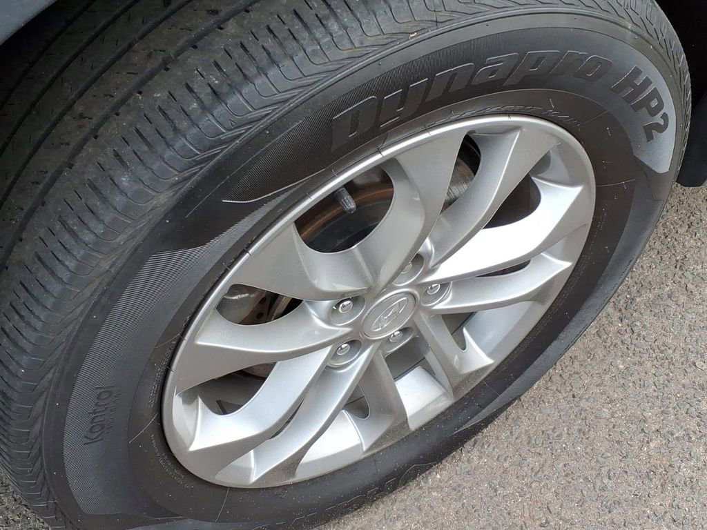 Used 2019 Hyundai Santa Fe SEL AWD/4WD image 5