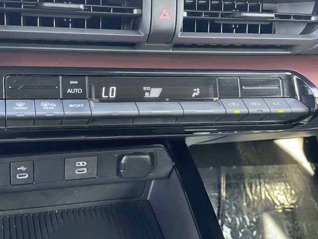 Used 2023 Toyota Prius Prime SE image 15