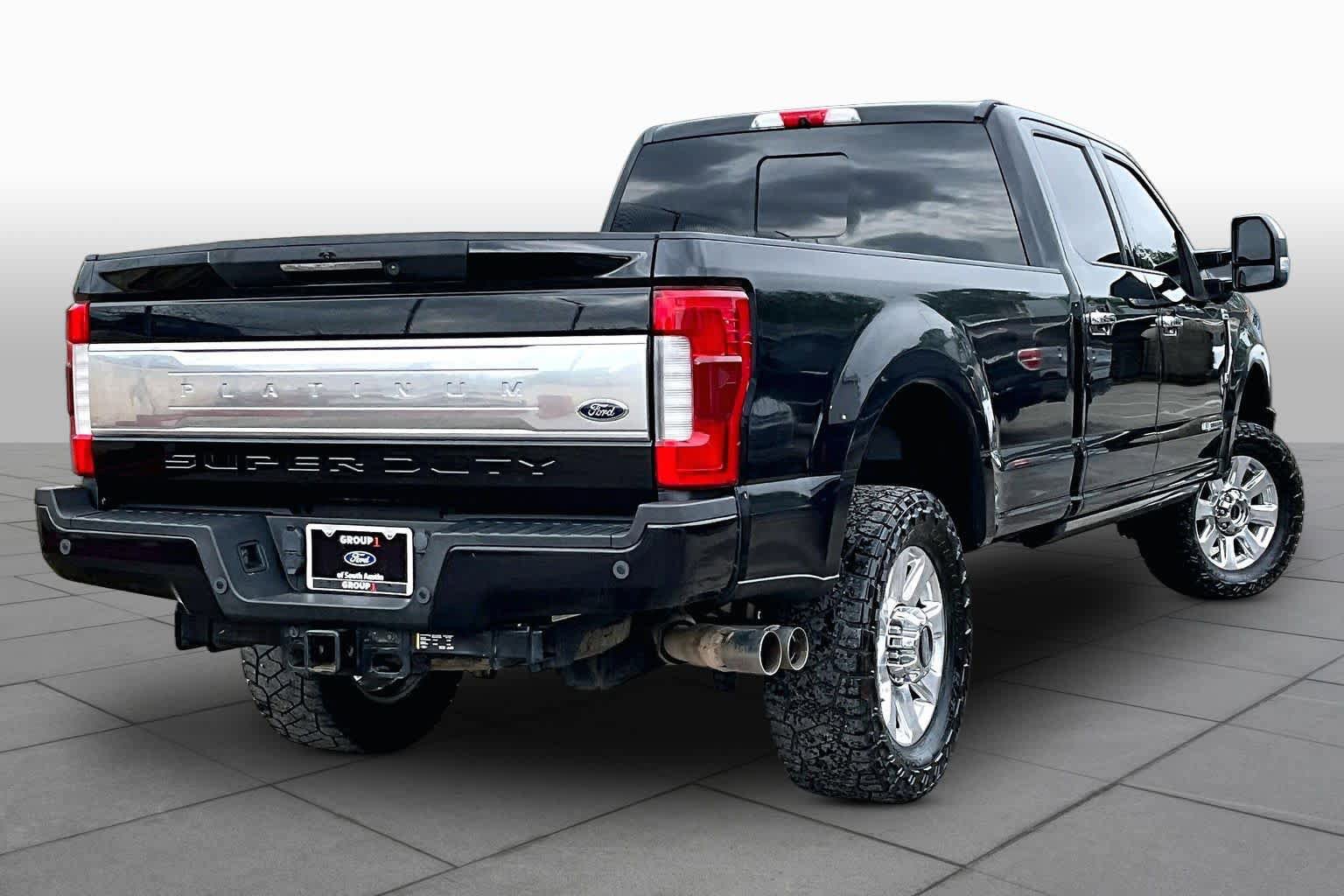 Certified 2019 Ford F350 Platinum w/ Platinum Ultimate Package AWD/4WD image 7
