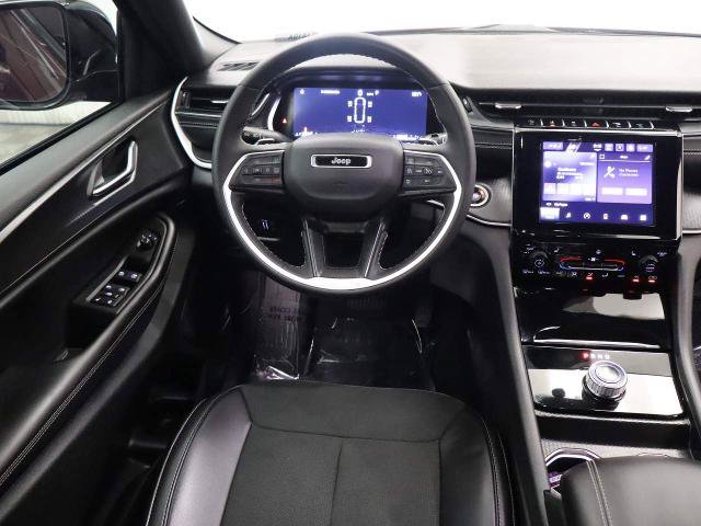 Used 2025 Jeep Grand Cherokee L Laredo AWD/4WD image 37