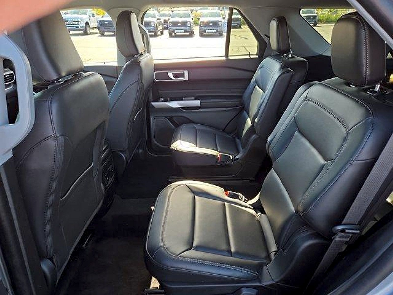Certified 2023 Ford Explorer XLT w/ Equipment Group 202A AWD/4WD image 23