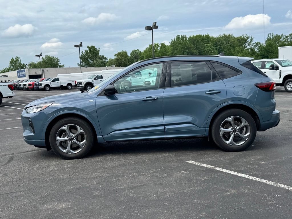 Certified 2023 Ford Escape ST-Line w/ Tech Pack #1 AWD/4WD image 5