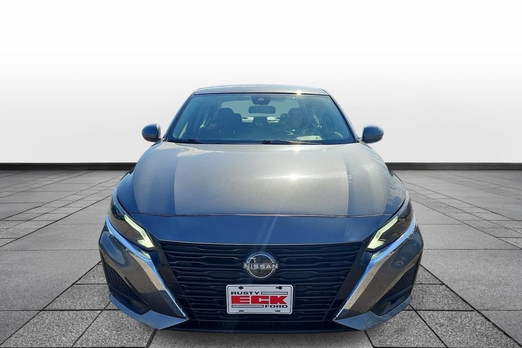 Used 2023 Nissan Altima 2.5 SV FWD image 2